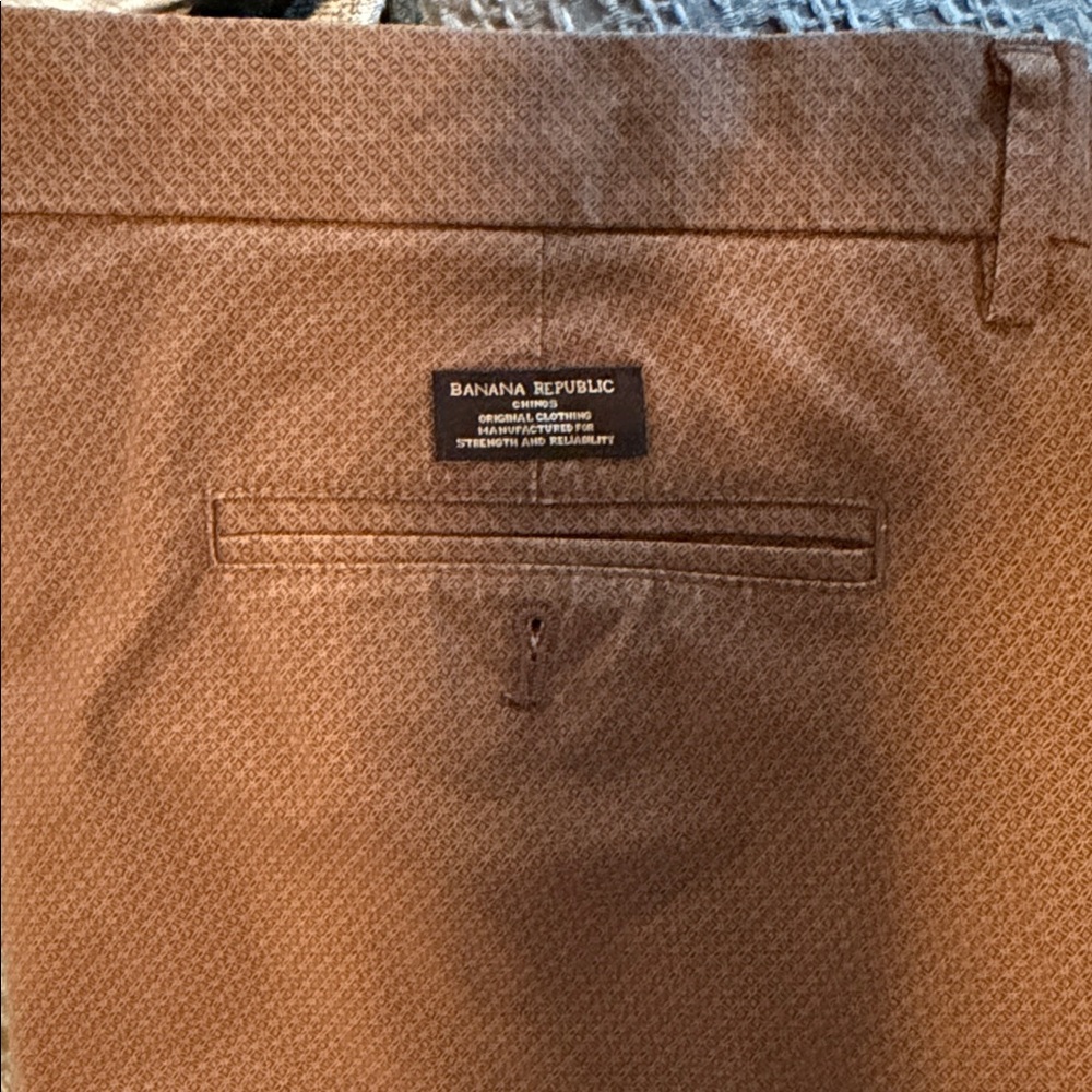 Banana Republic Men’s Tan Textured Chinos
